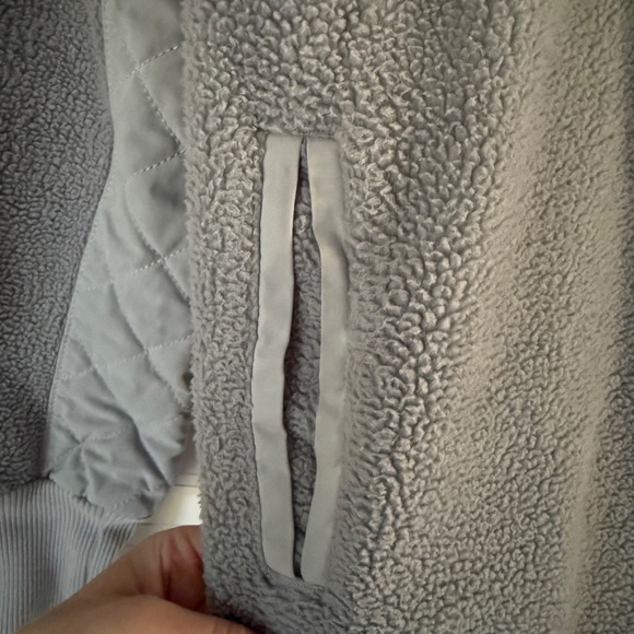 Abercrombie & Fitch | Size Small | Grey Snap Collar Fleece Pullover - Picture 4 of 7